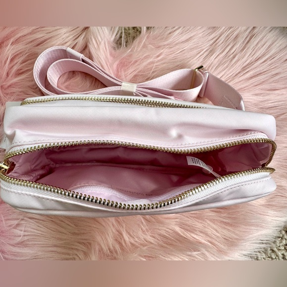 NWT Lululemon Everywhere Crossbody Bag 3L Large Blissful Pink/Gold MetalHardware - Picture 11 of 12